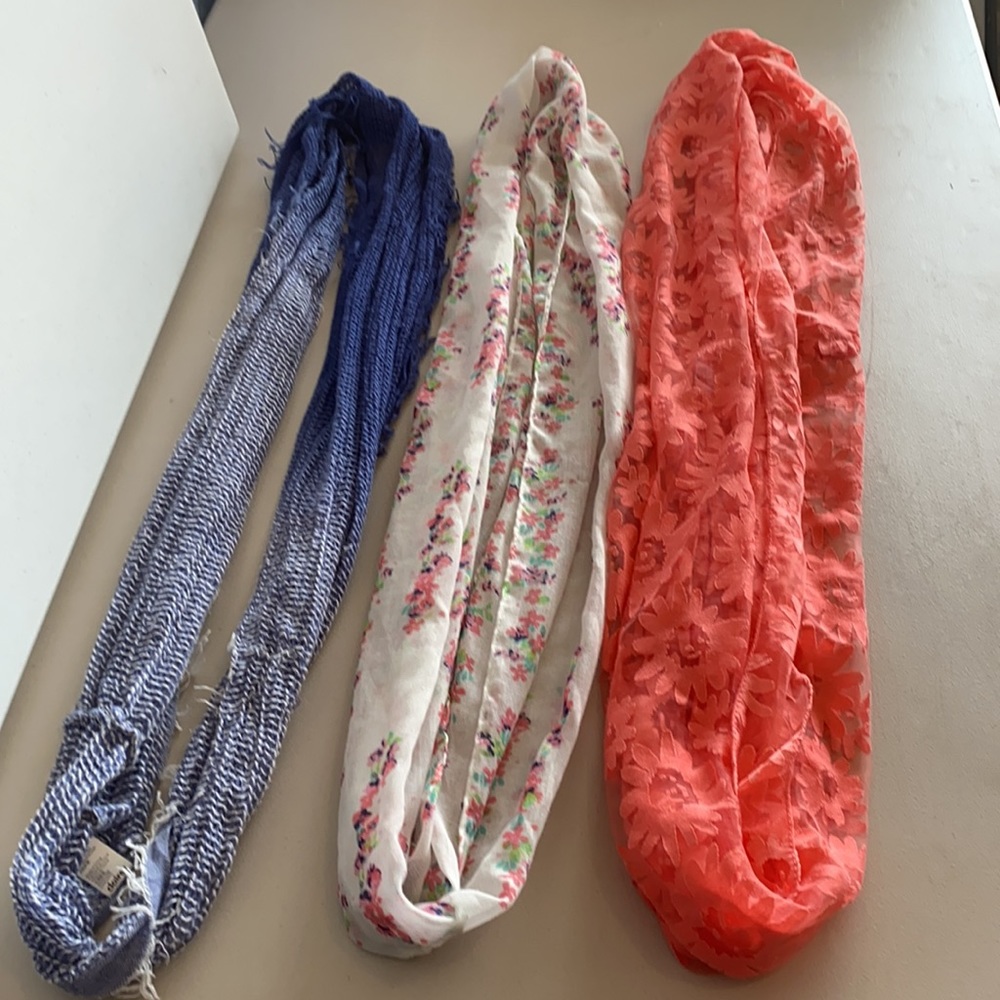 3 infinity scarfs - Picture 2 of 3